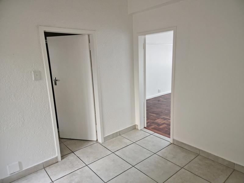 To Let 1 Bedroom Property for Rent in Rondebosch Western Cape